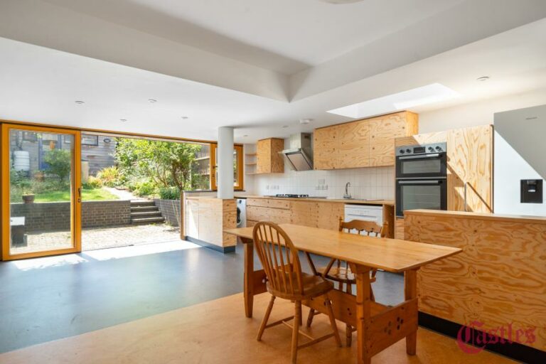 Landrock Road, Crouch End, N8 (2695039) Photo 1