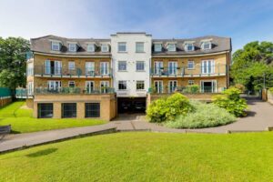 Warne Court, Enfield, EN1