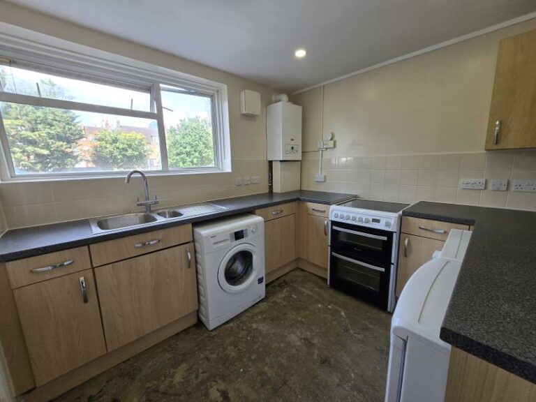 Caradoc Evans Close, New Southgate, N11 (2700700) Photo 2