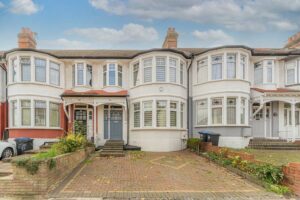 Tottenhall Road, Palmers Green, N13